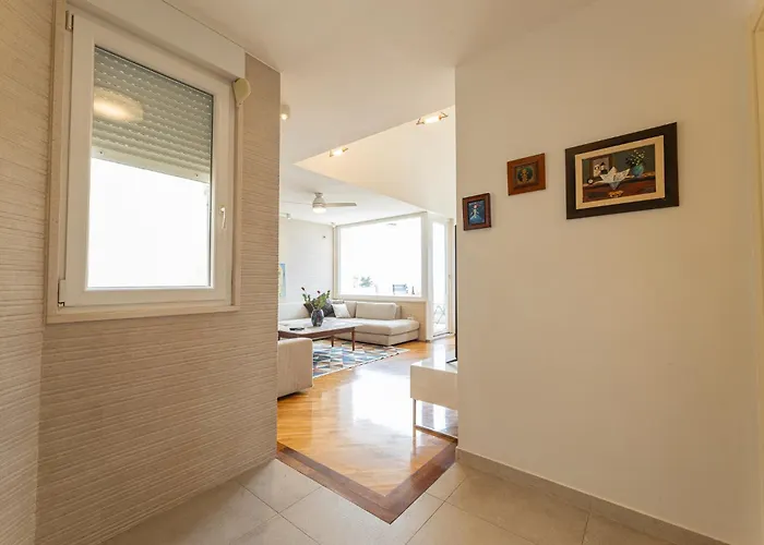 Azure Penthouse Excelsior Split