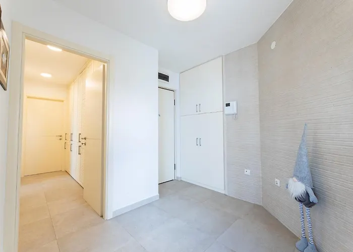 Azure Penthouse Excelsior * Split