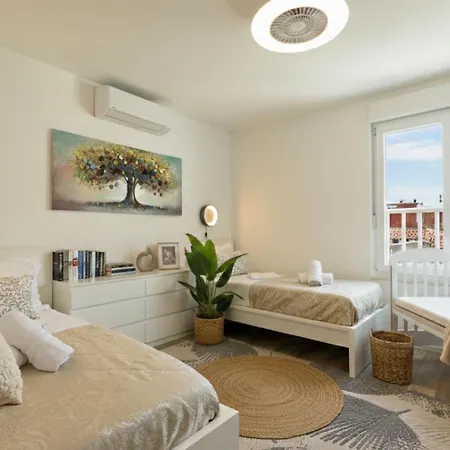 Azure Penthouse Excelsior Lejlighed
